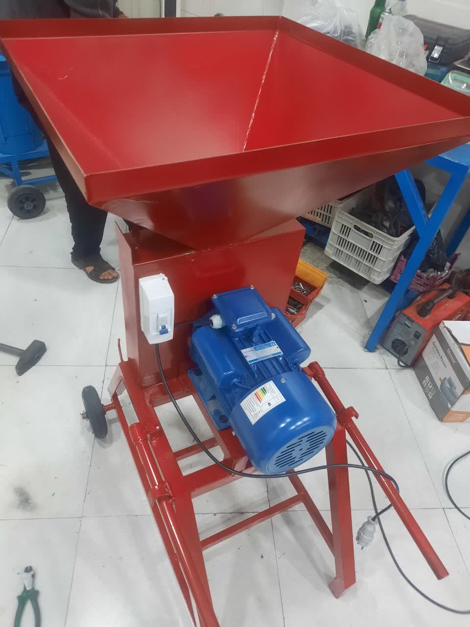 آسیاب غلات تکفاز با الکتروموتور3اسب و ظرفیت 500کیلو درساعت